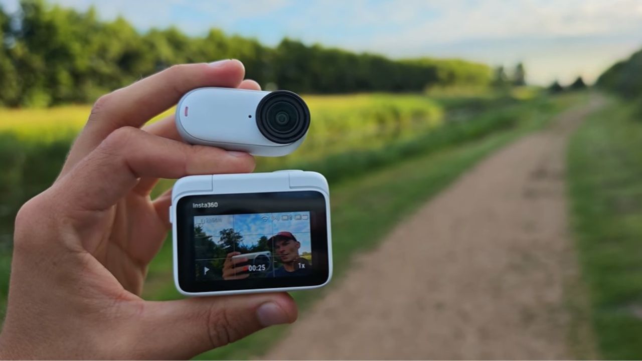 Best Budget Cameras for YouTube: Affordable Cameras for Beginners Insta360 GO 3S - 128 GB Black 4K Tiny Portable Vlogging Camera